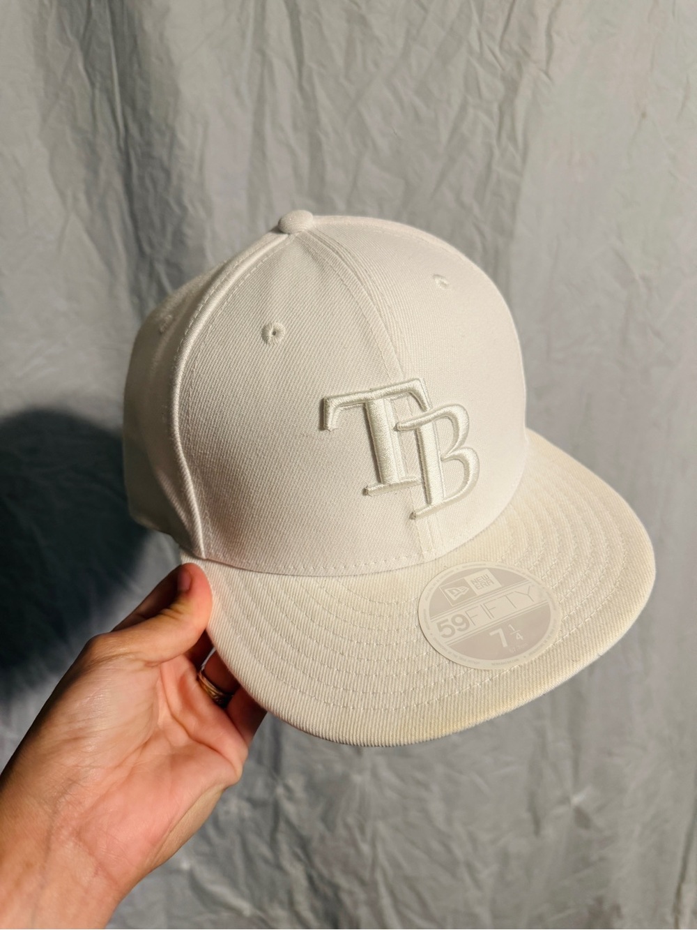 New Era 59FIFTY Tampa Bay Rays TB Whiteout Fitted Hat Size 7 1/4 MLB